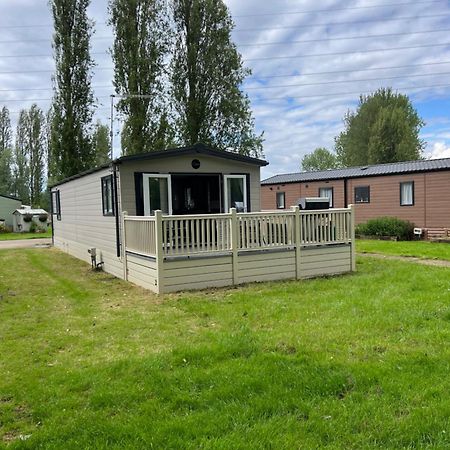 Family Fun Getaway Holiday Home ノーザンプトン エクステリア 写真